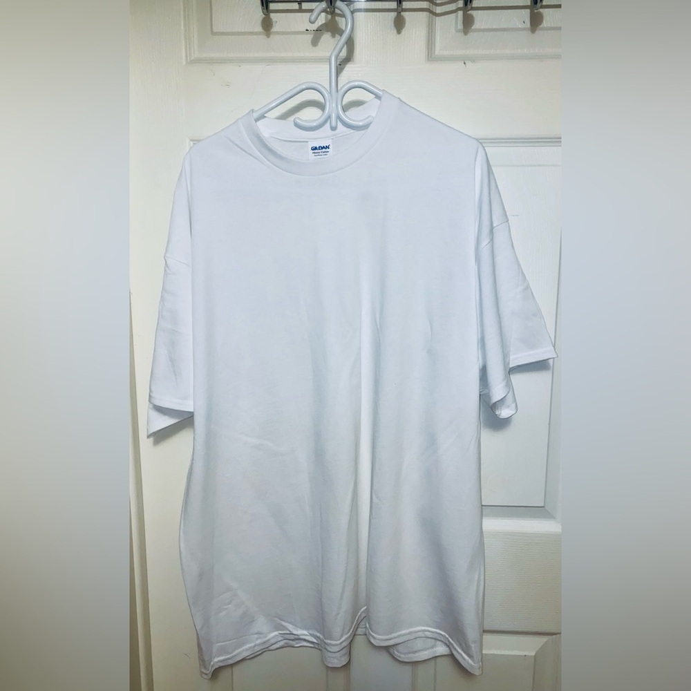 Gildan White Short Sleeve Tee. Unisex. Brand new